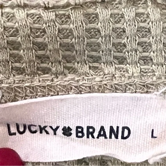 Lucky Brand
Women’s
Large
Celery Green Colored
Long sleeve Henley - Picture 11 of 11